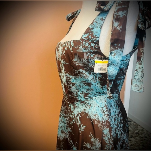 ASOS DESIGN satin skater mini dress - Picture 2 of 8